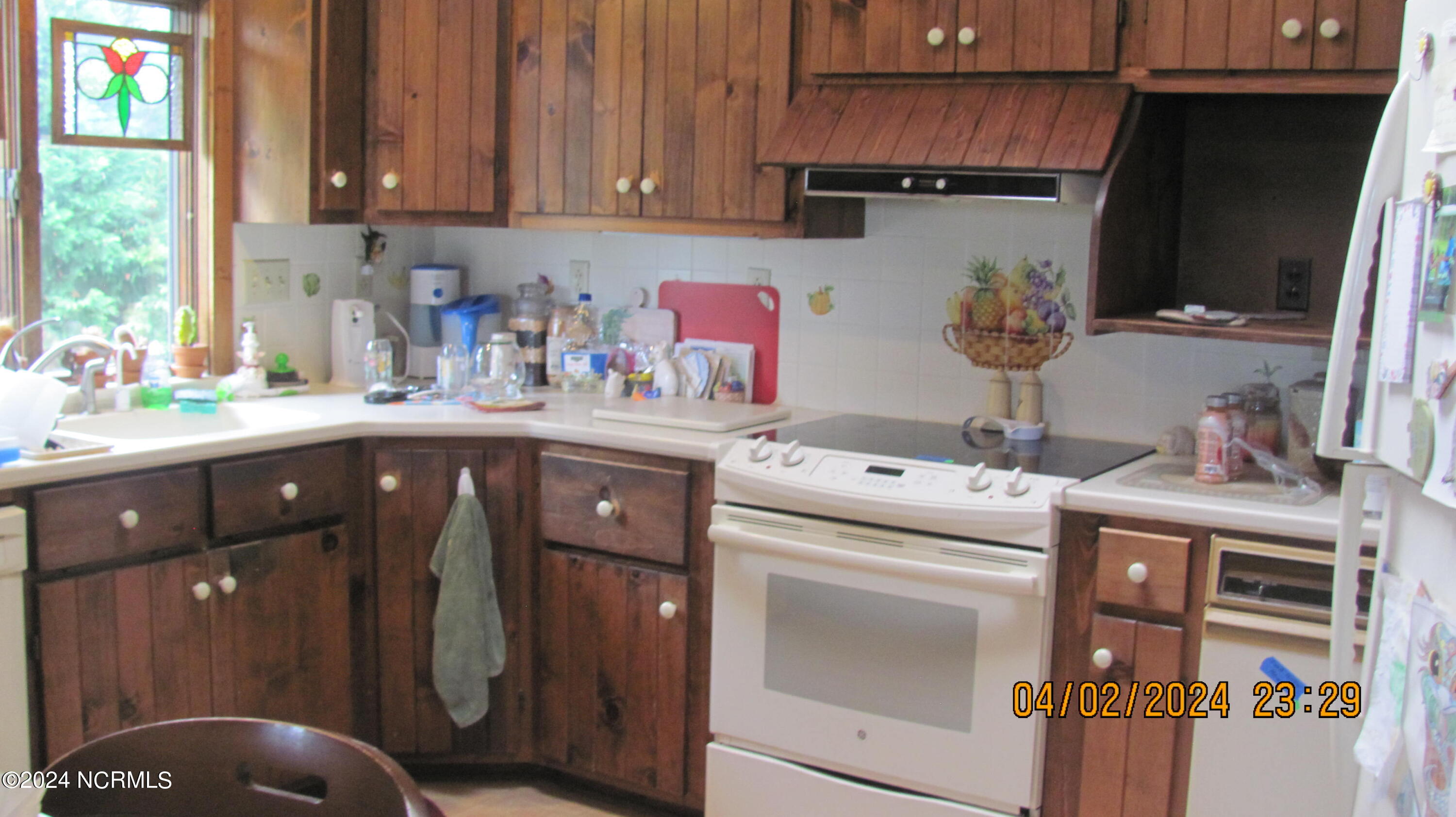 195 Bells Island Road Currituck, NC 27929 - Photo 8 of 10 Kitchen