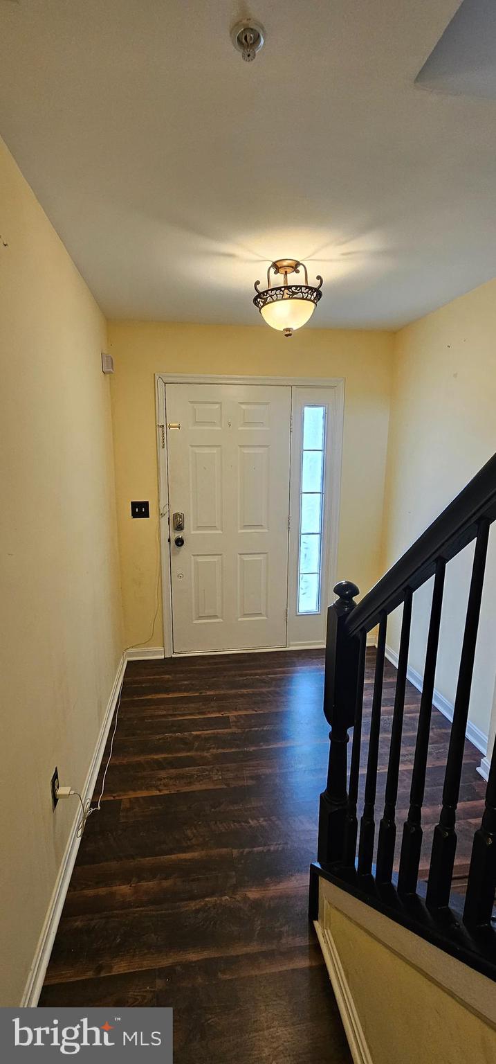 657 Hunting Fields Road Middle River, MD 21220 - Photo 4 of 42