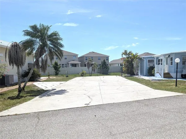 $49,900 | 3333 26th Avenue East, Unit 1335, Bradenton, FL 34208