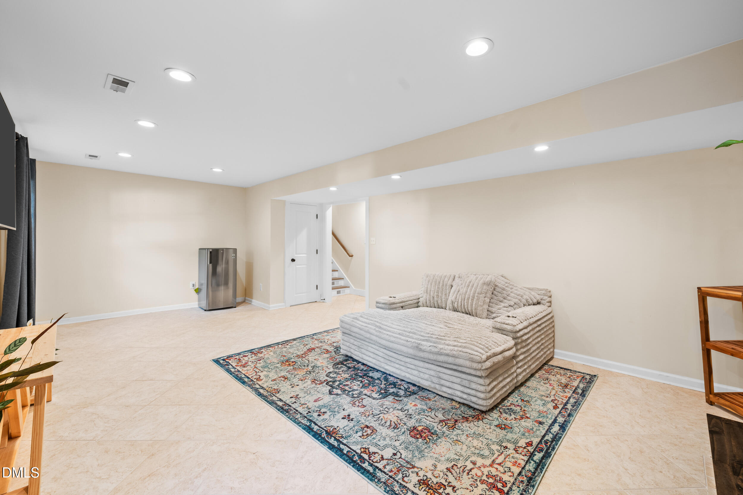 5505 Knollwood Road Raleigh, NC 27609 - Photo 24 of 41 Family Room