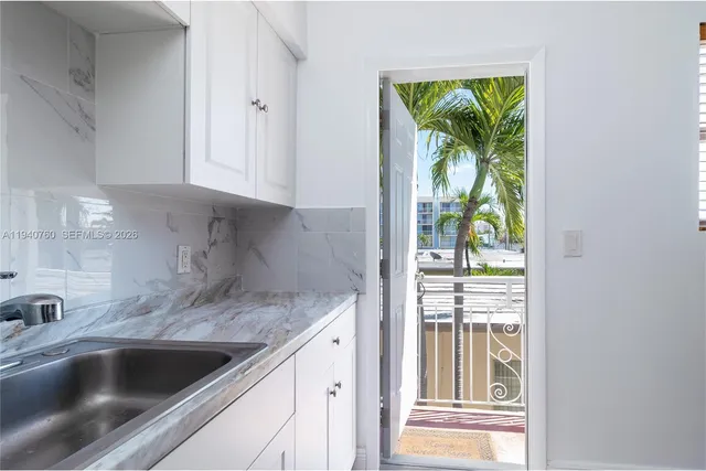 $2,000 | 8430 Harding Avenue, Unit 8, Miami Beach, FL 33141