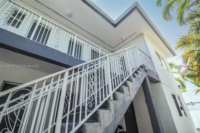 $2,000 | 8430 Harding Avenue, Unit 8, Miami Beach, FL 33141