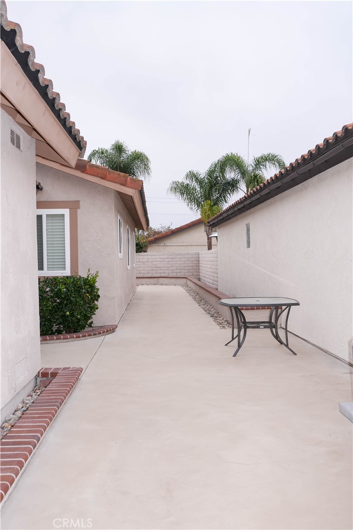 255 Flame Tree Place Oceanside, CA 92057 - Photo 5 of 18 Side of house