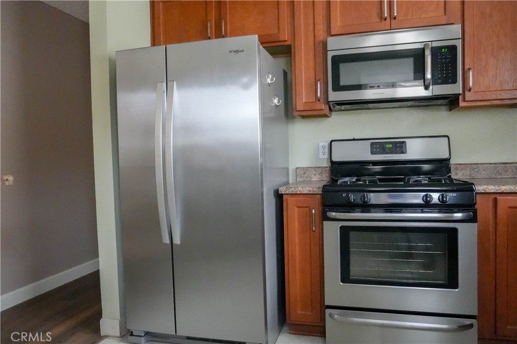 255 Flame Tree Place Oceanside, CA 92057 - Photo 9 of 18 Appliances in Kitchen