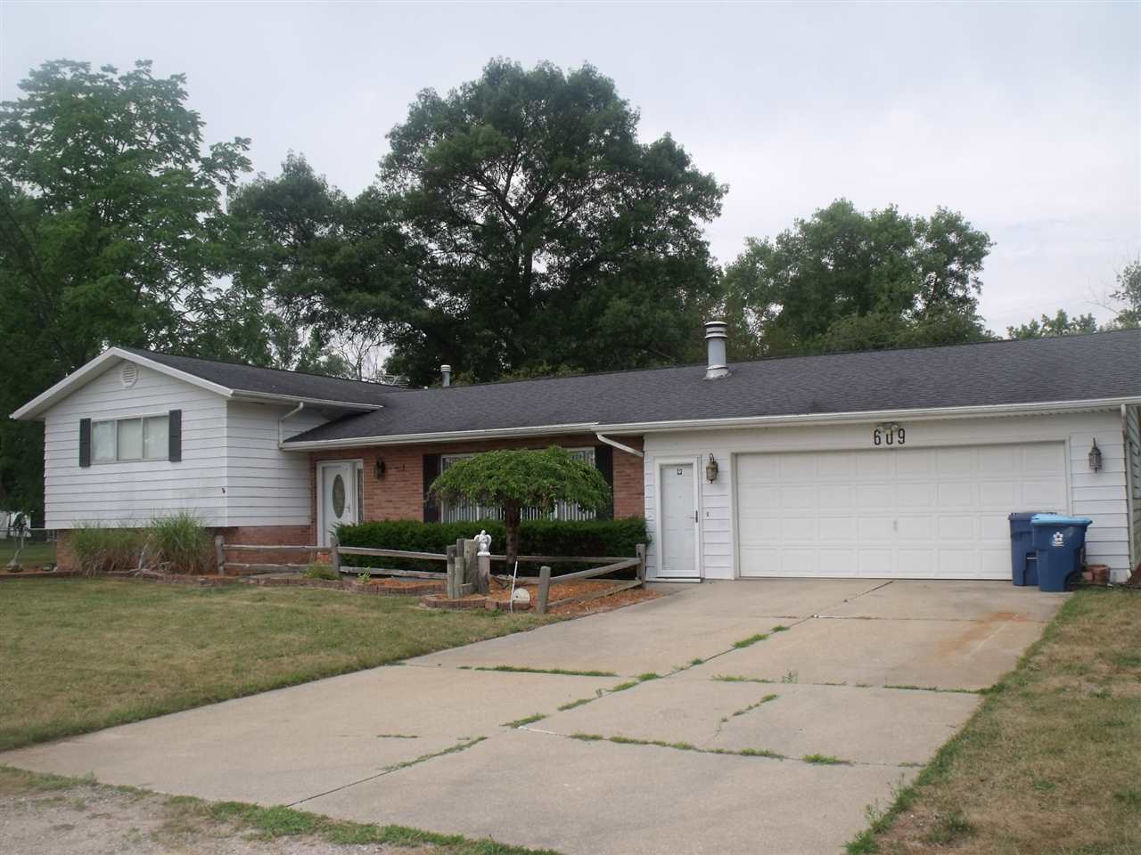 609 North Huron Road Linwood, MI 48634 - Photo 2 of 38 Gallery Image 2
