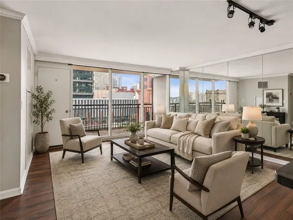 $214,900 | 620 Peachtree Street Northeast, Unit 706, Atlanta, GA 30308