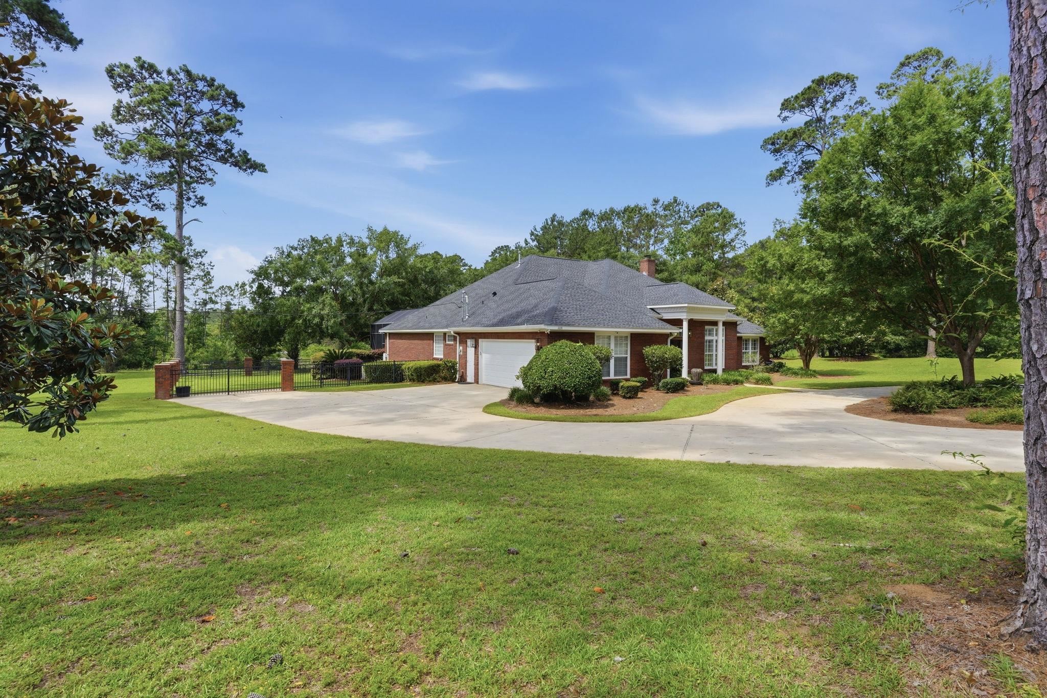 1119 Bannerman Road Tallahassee, FL 32312 - Photo 4 of 67