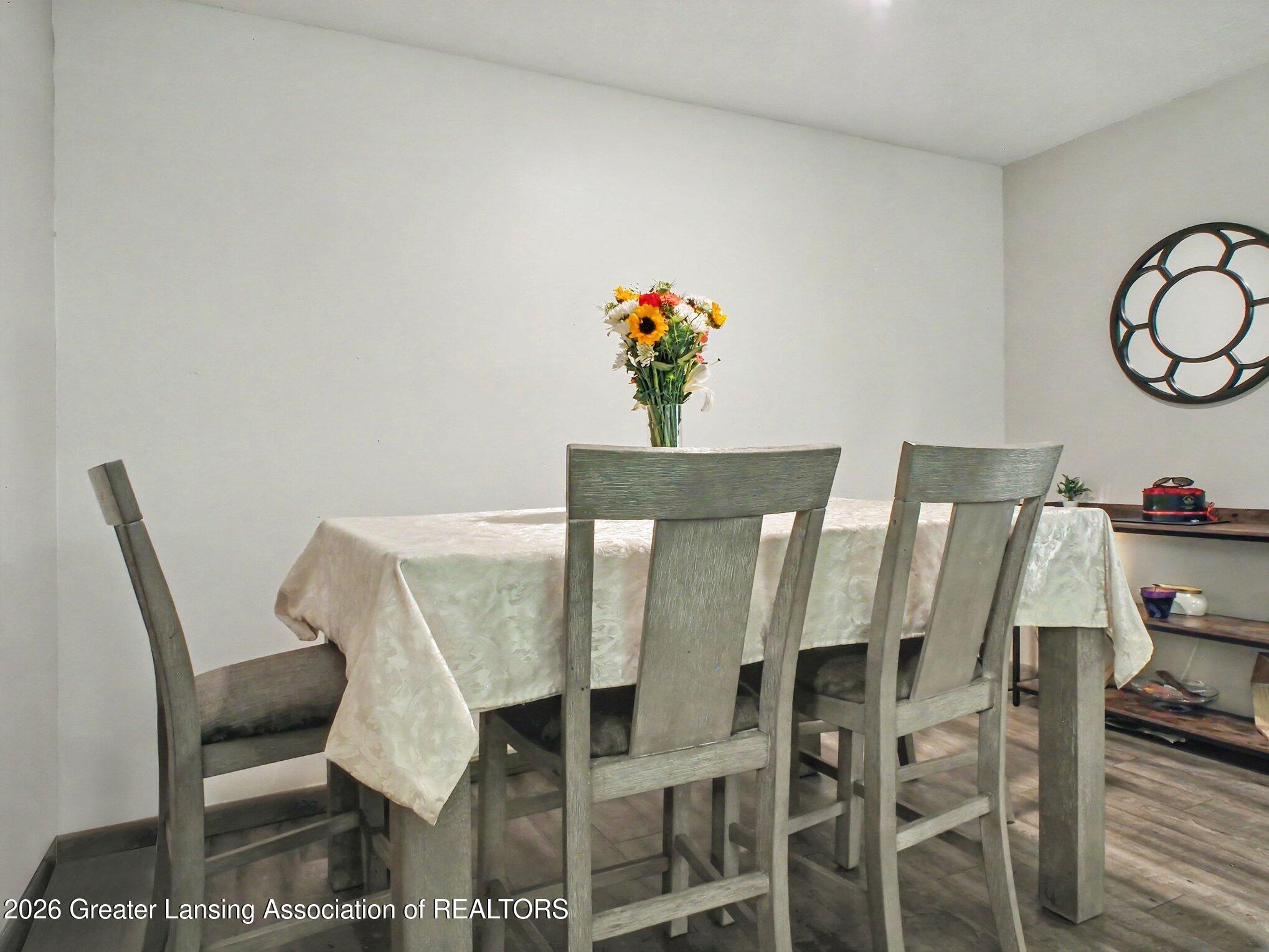 805 Dryer Farm Road Lansing, MI 48917 - Photo 11 of 37