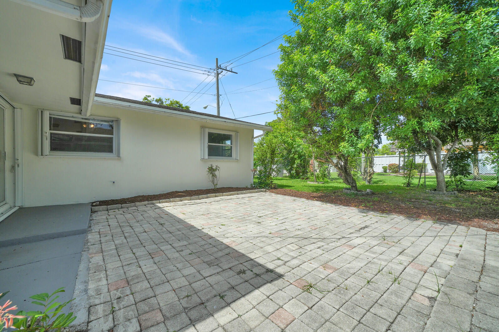 22229 Southwest 65th Terrace Boca Raton, FL 33428 - Photo 21 of 26 24_Image_24_mls