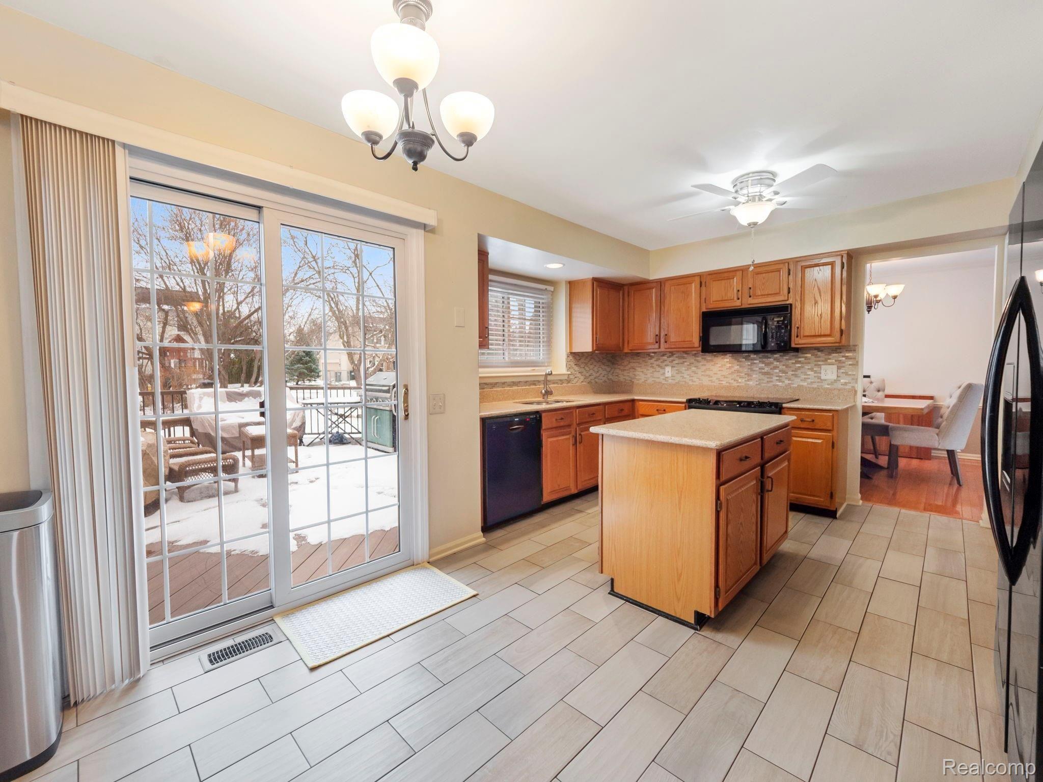 1748 Grandview Drive Rochester, MI 48306 - Photo 21 of 48 34-web-or-mls-P1966232.jpg