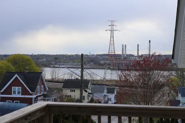$2,000 | 134 Baldwin Street, Unit 2, Fall River, MA 02720