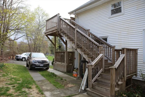 $1,900 | 134 Baldwin Street, Unit 2, Fall River, MA 02720