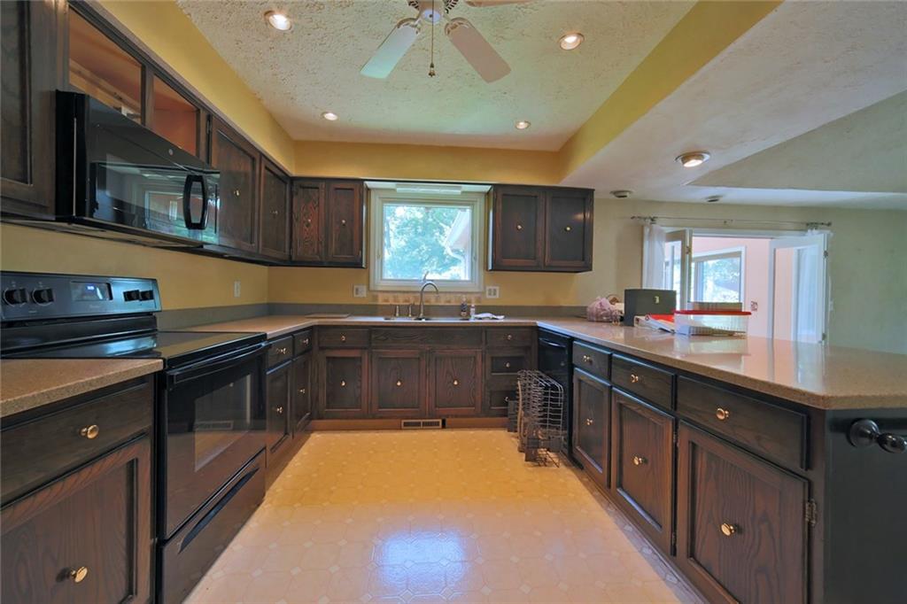 1920 Sandhill Road Indianapolis, IN 46217 - Photo 10 of 39 Gallery Image 10