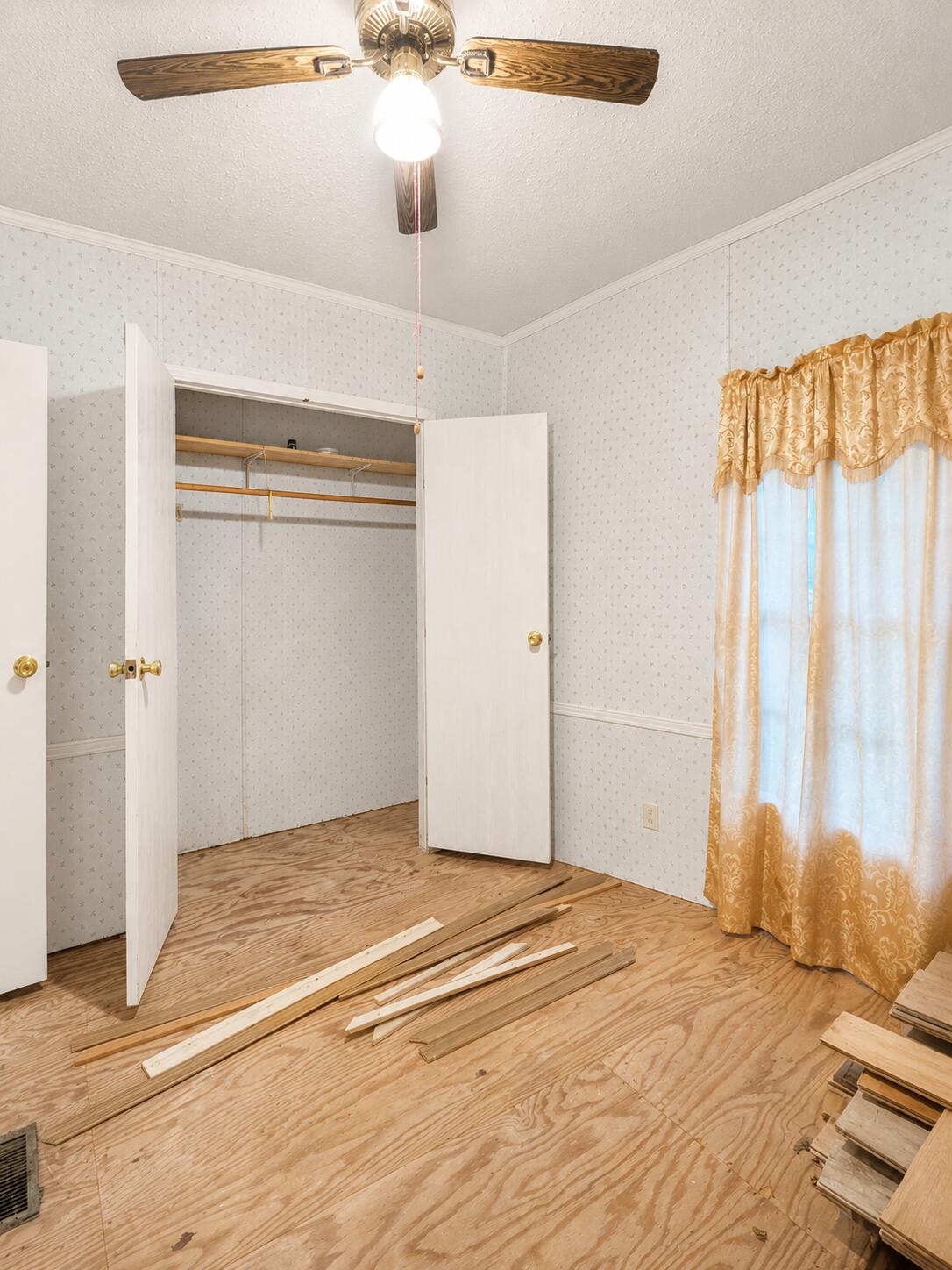 5704 Hunter Road Ooltewah, TN 37363 - Photo 24 of 26 Secondary Bedroom