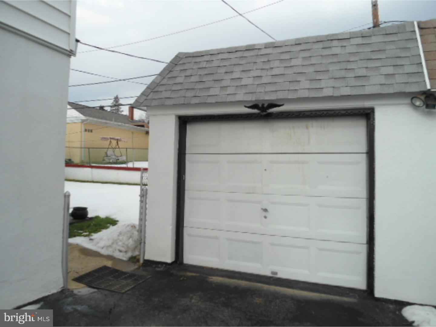 9232 Horatio Road Philadelphia, PA 19114 - Photo 4 of 17 Gallery Image 4