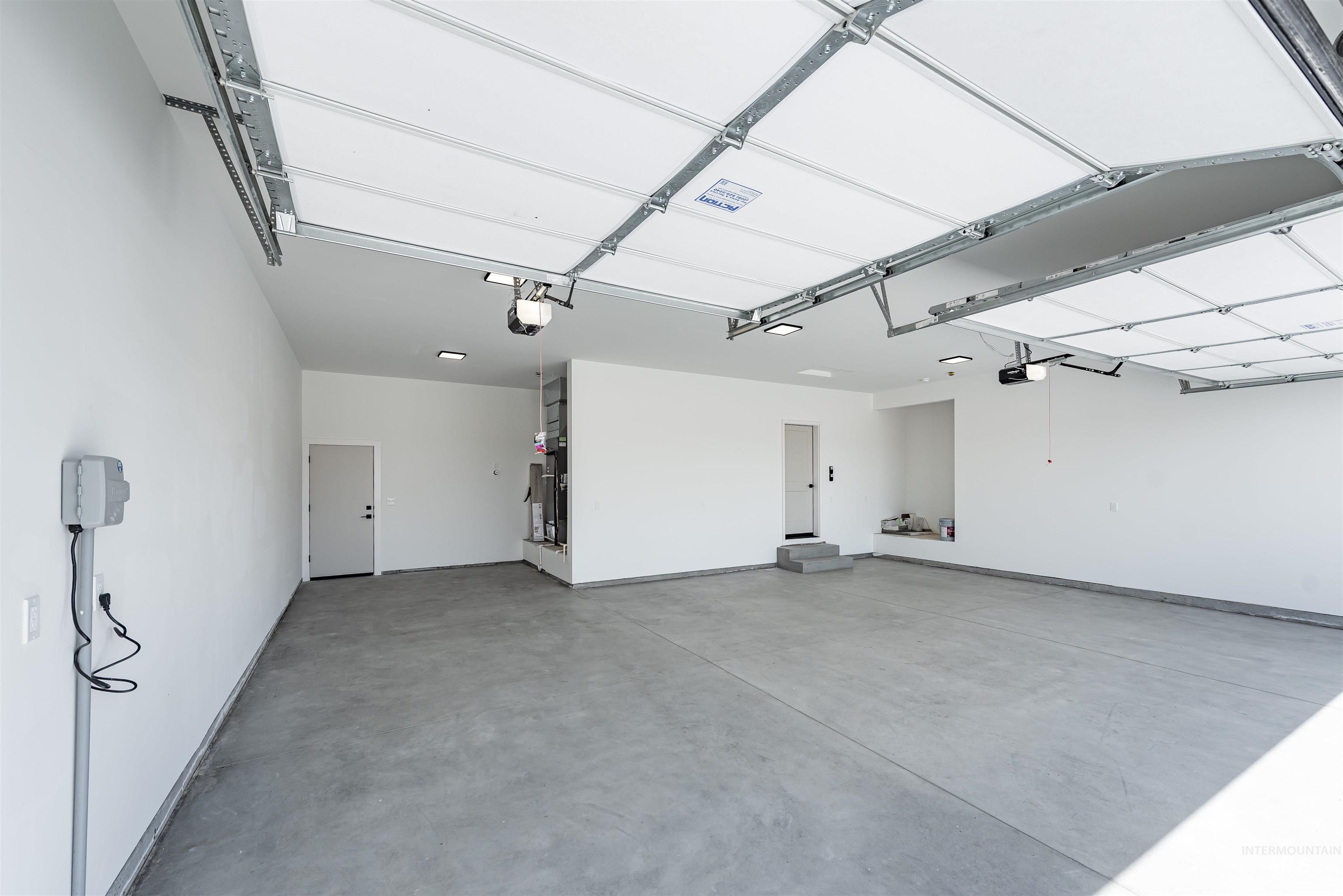 400 South Diesel Way Boise, ID 83716 - Photo 39 of 44 View of garage
