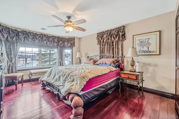 $799,000 | 120 Waldo Street, Copiague, NY 11726