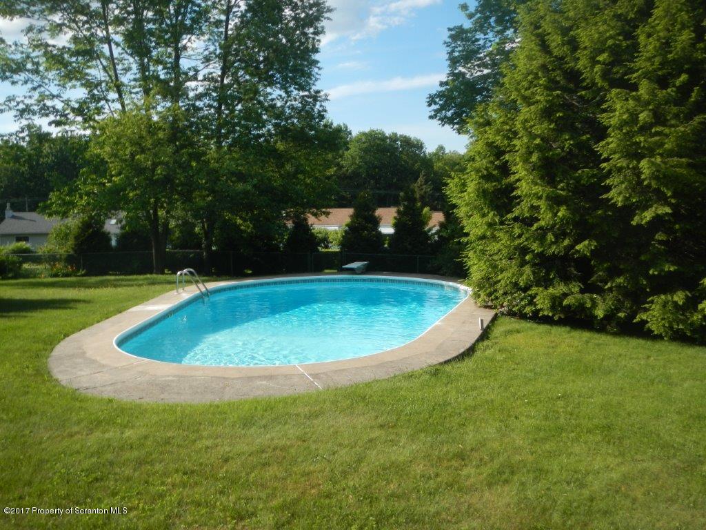 108 Larkspur Road Moscow, PA 18444 - Photo 16 of 66 Gallery Image 16