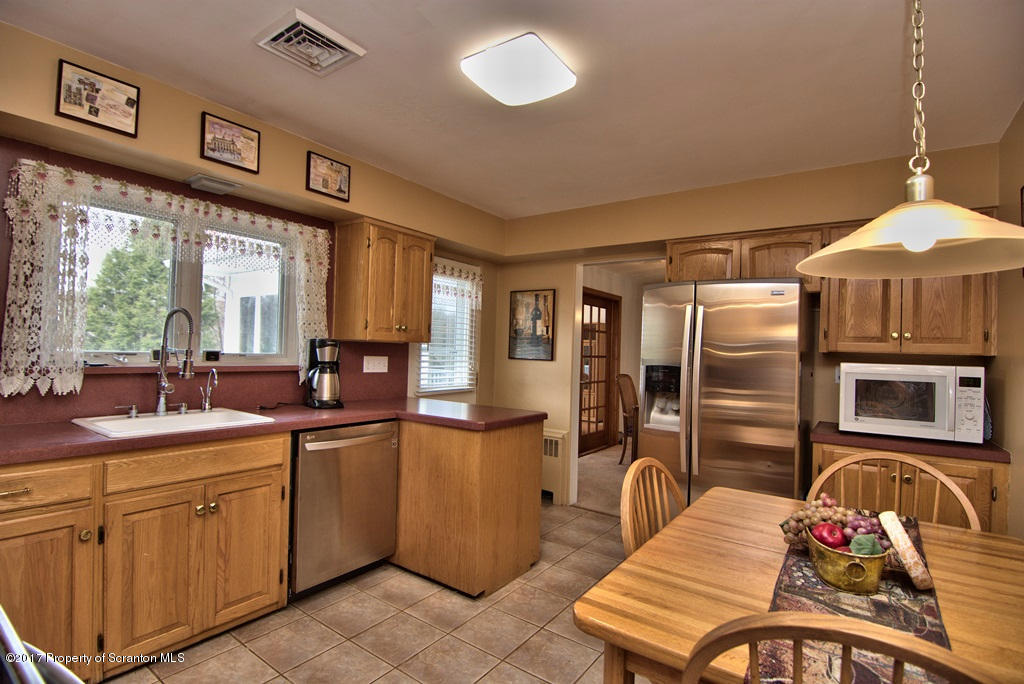 108 Larkspur Road Moscow, PA 18444 - Photo 34 of 66 Gallery Image 34