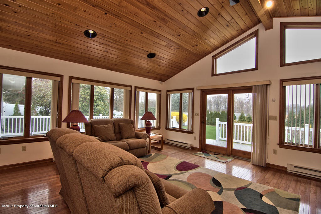 108 Larkspur Road Moscow, PA 18444 - Photo 39 of 66 Gallery Image 39