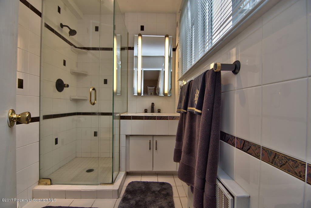 108 Larkspur Road Moscow, PA 18444 - Photo 47 of 66 Gallery Image 47