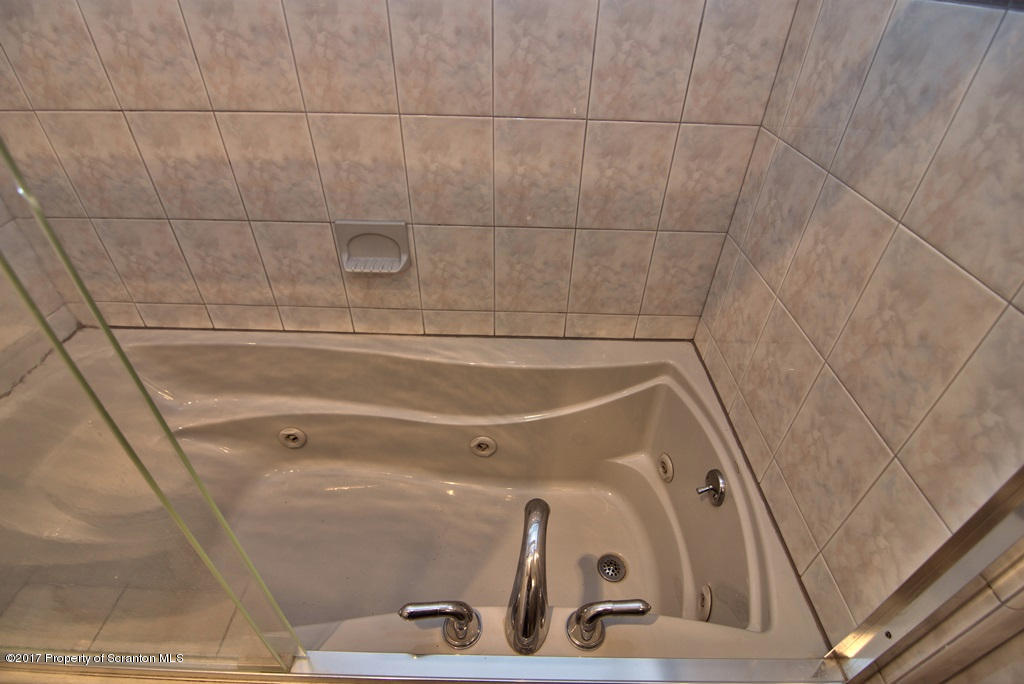 108 Larkspur Road Moscow, PA 18444 - Photo 52 of 66 Gallery Image 52