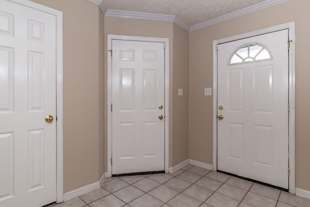 782 Faircloth Commons Road Evans, GA 30809 - Photo 4 of 36 Foyer