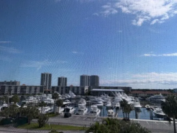 $2,200 | 907 Marina Drive, Unit 402, North Palm Beach, FL 33408