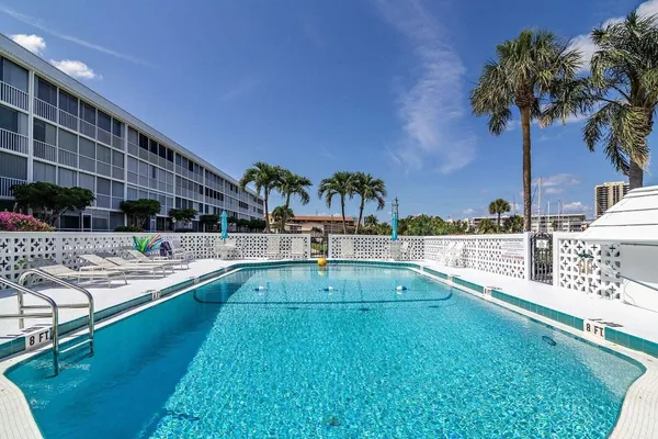 $2,200 | 907 Marina Drive, Unit 402, North Palm Beach, FL 33408
