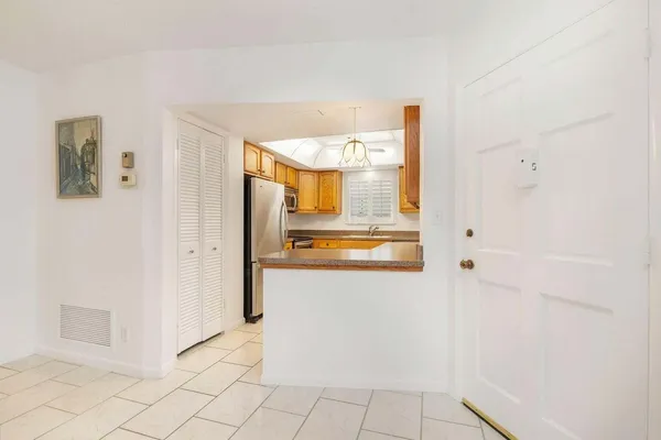 $2,200 | 907 Marina Drive, Unit 402, North Palm Beach, FL 33408