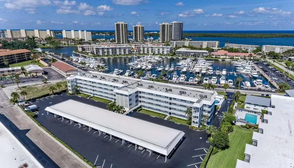 $2,200 | 907 Marina Drive, Unit 402, North Palm Beach, FL 33408