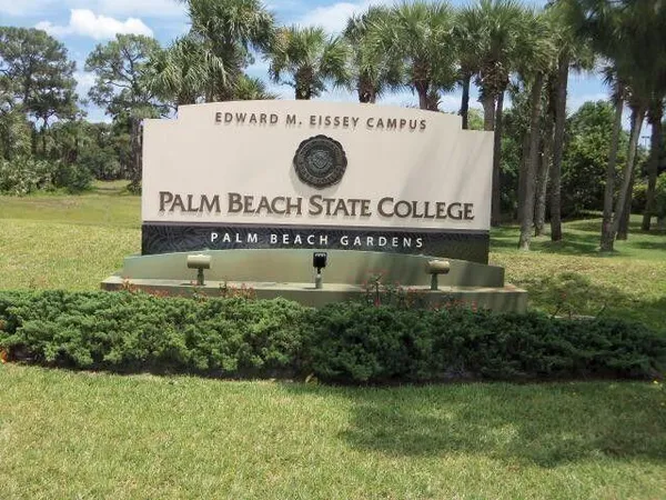 $2,200 | 907 Marina Drive, Unit 402, North Palm Beach, FL 33408
