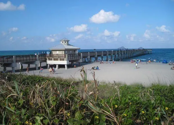 $2,200 | 907 Marina Drive, Unit 402, North Palm Beach, FL 33408