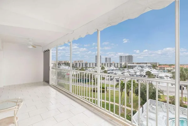 $2,200 | 907 Marina Drive, Unit 402, North Palm Beach, FL 33408
