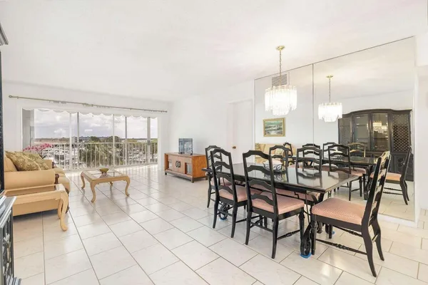 $2,200 | 907 Marina Drive, Unit 402, North Palm Beach, FL 33408