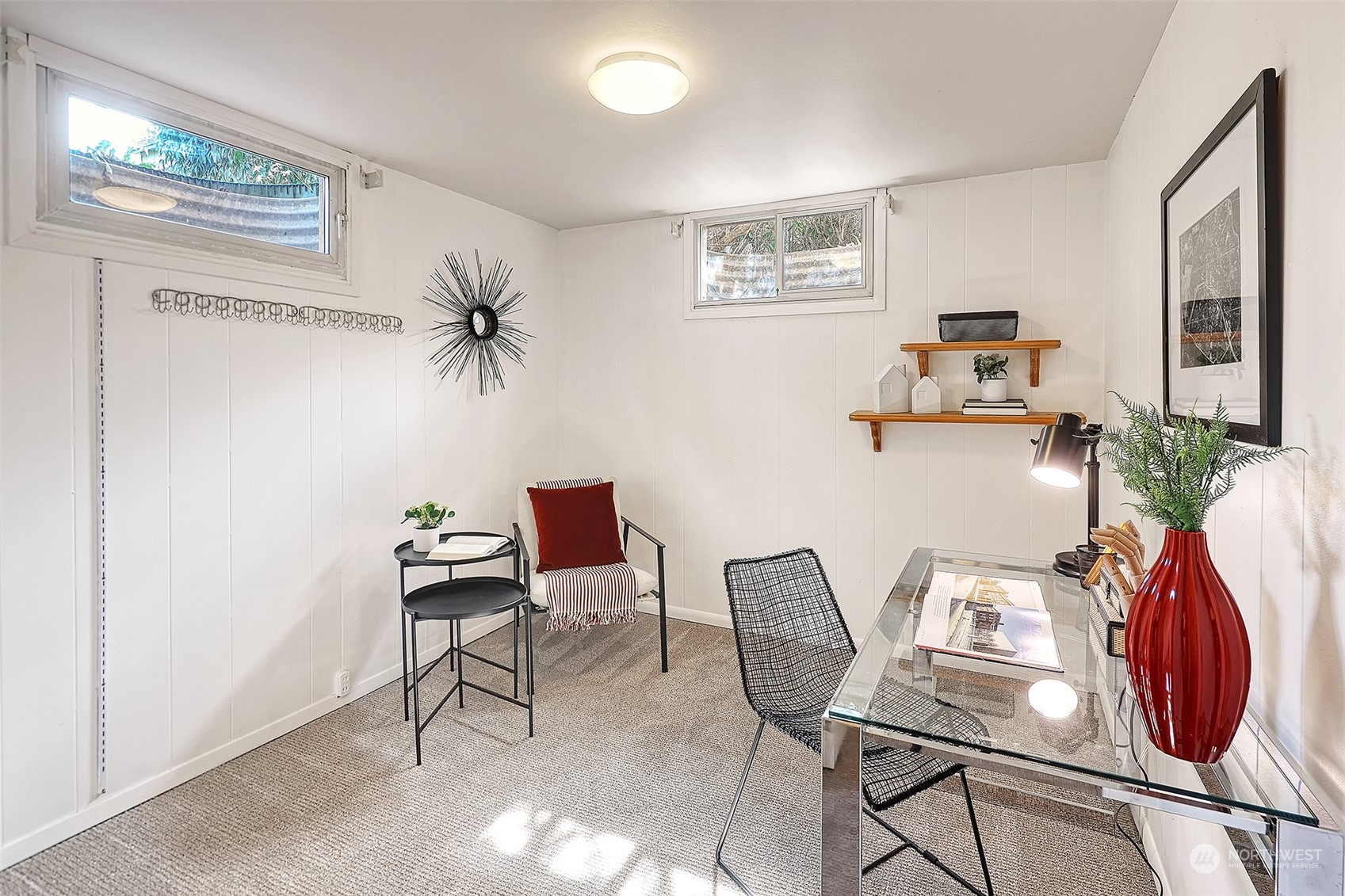 612 9th Avenue North Edmonds, WA 98020 - Photo 20 of 39 a workspace with furniture and window