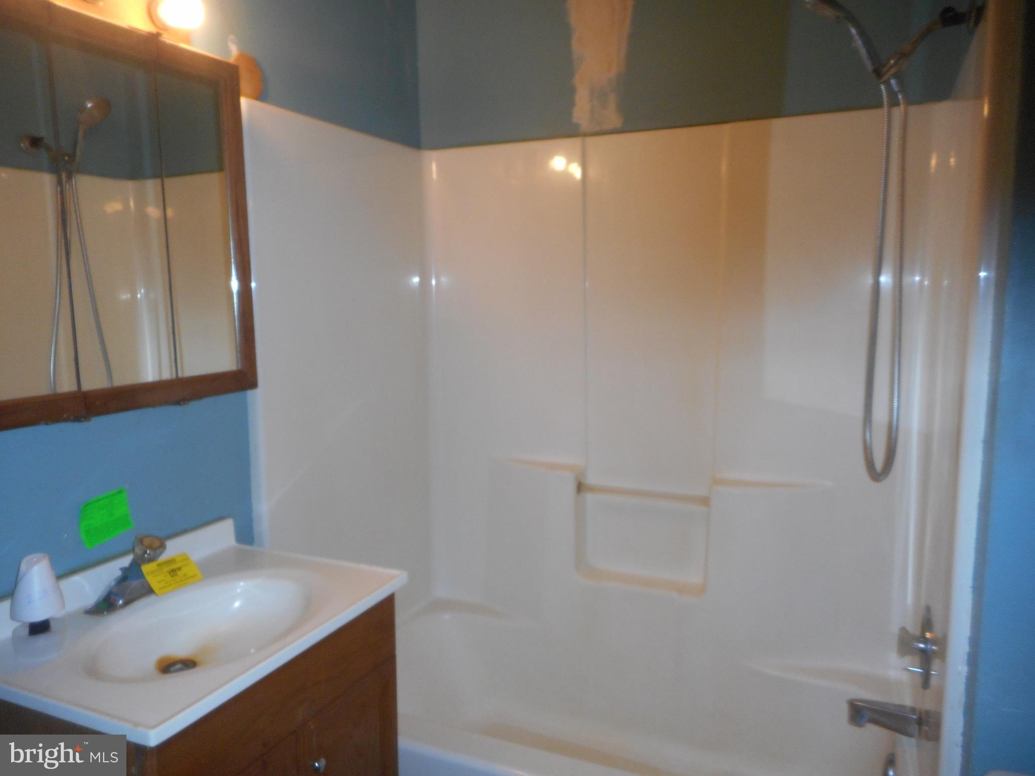 6060 Ripley Way La Plata, MD 20646 - Photo 11 of 18 Hall Bath
