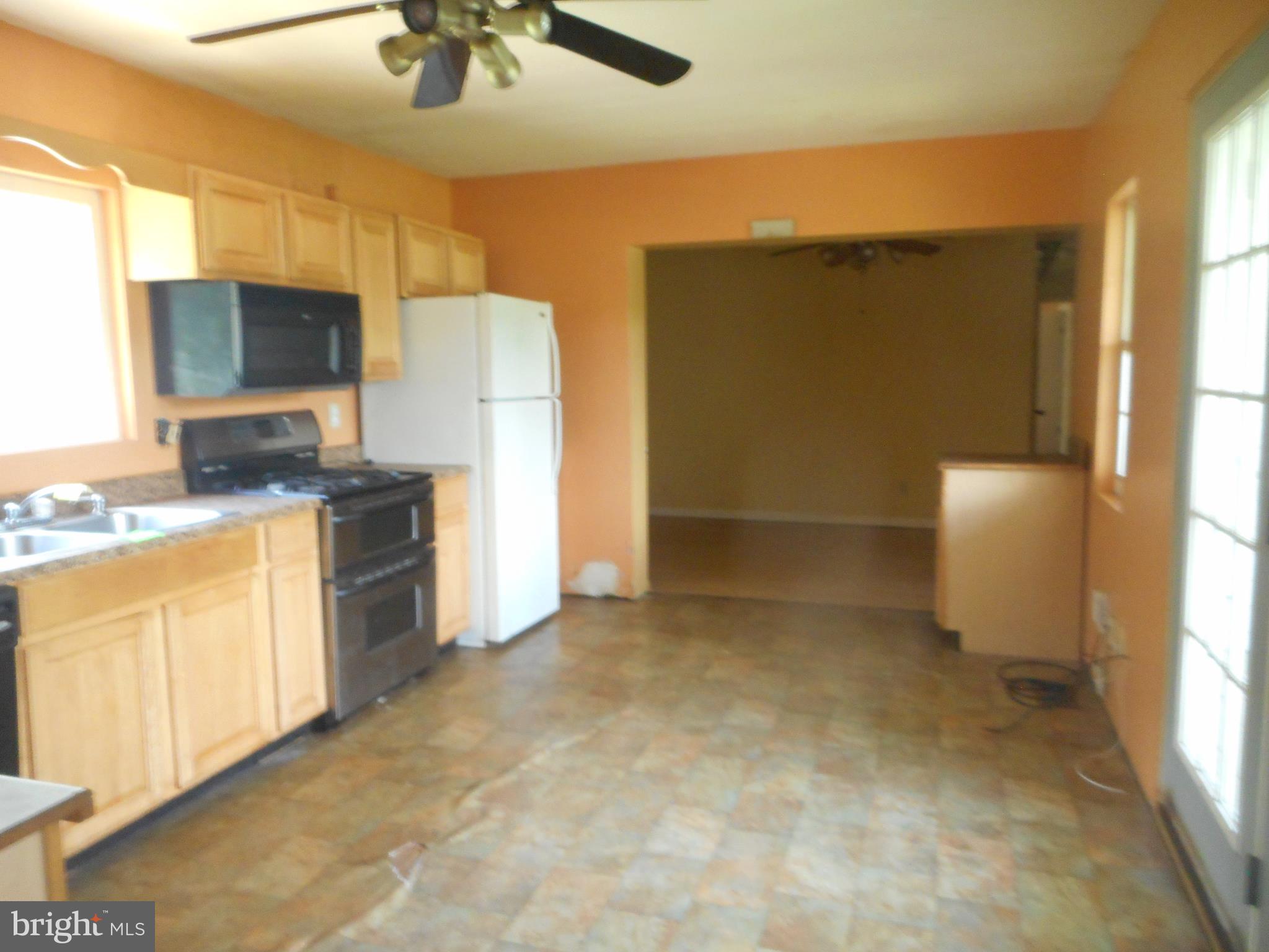 6060 Ripley Way La Plata, MD 20646 - Photo 3 of 18 Kitchen