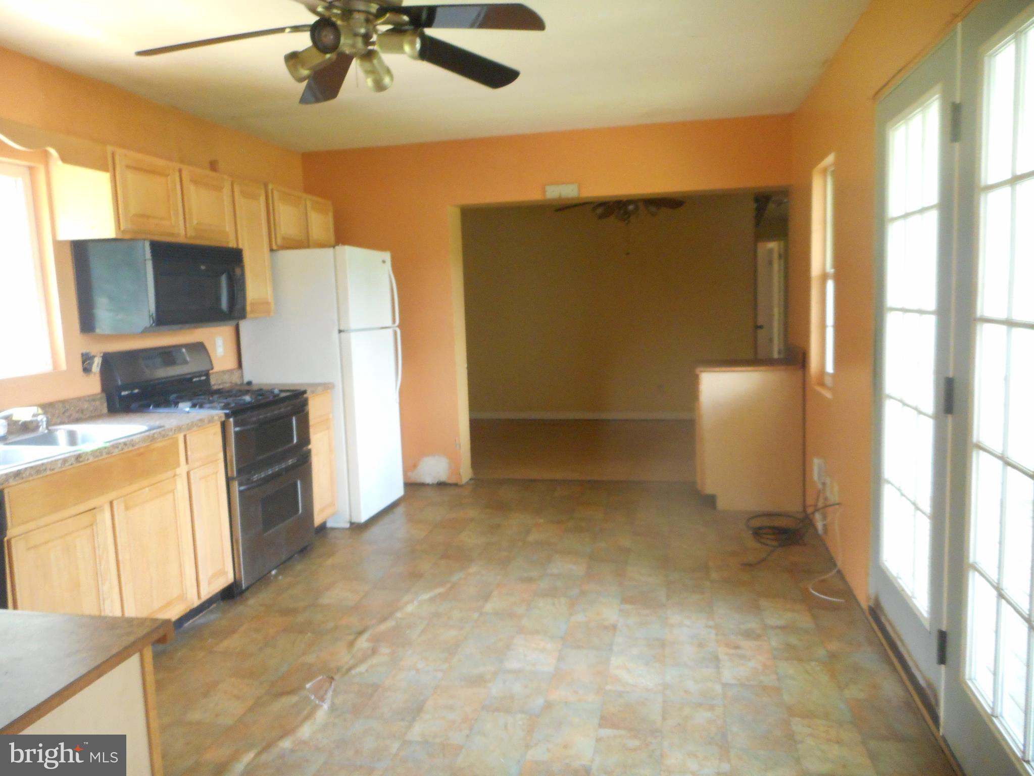 6060 Ripley Way La Plata, MD 20646 - Photo 4 of 18 Kitchen