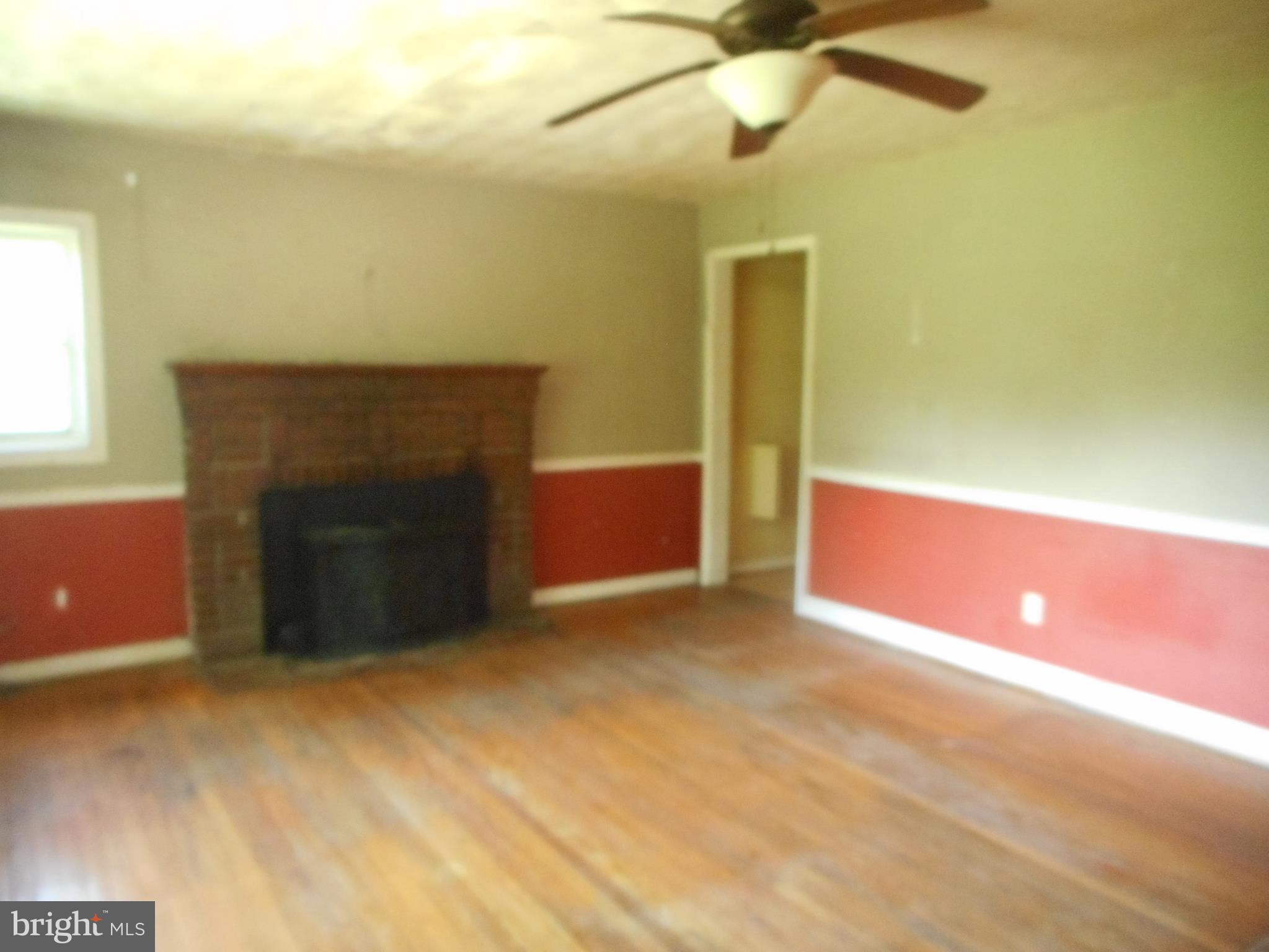6060 Ripley Way La Plata, MD 20646 - Photo 6 of 18 Living Room