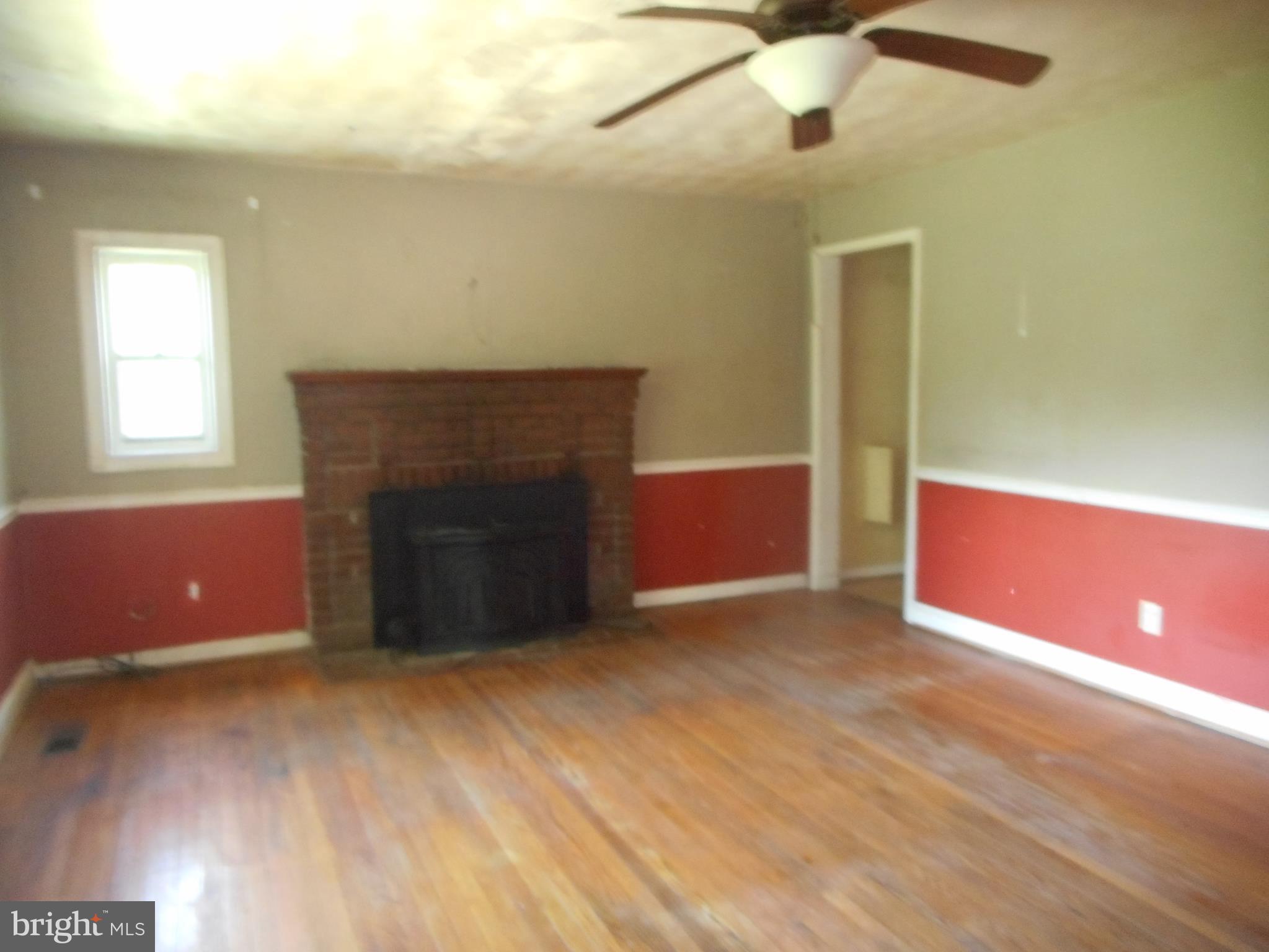 6060 Ripley Way La Plata, MD 20646 - Photo 7 of 18 Living Room