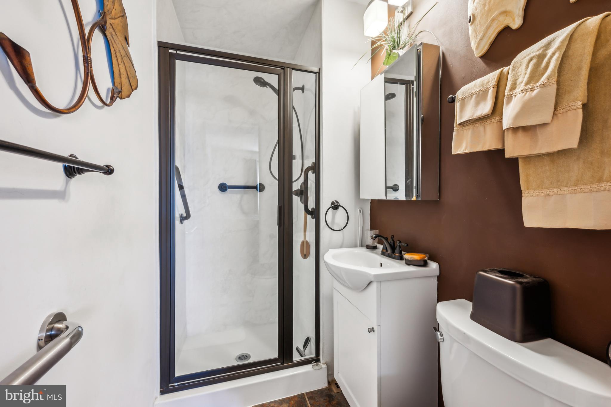 13041 Stevens Road Philadelphia, PA 19116 - Photo 18 of 25 Ensuite Bathroom