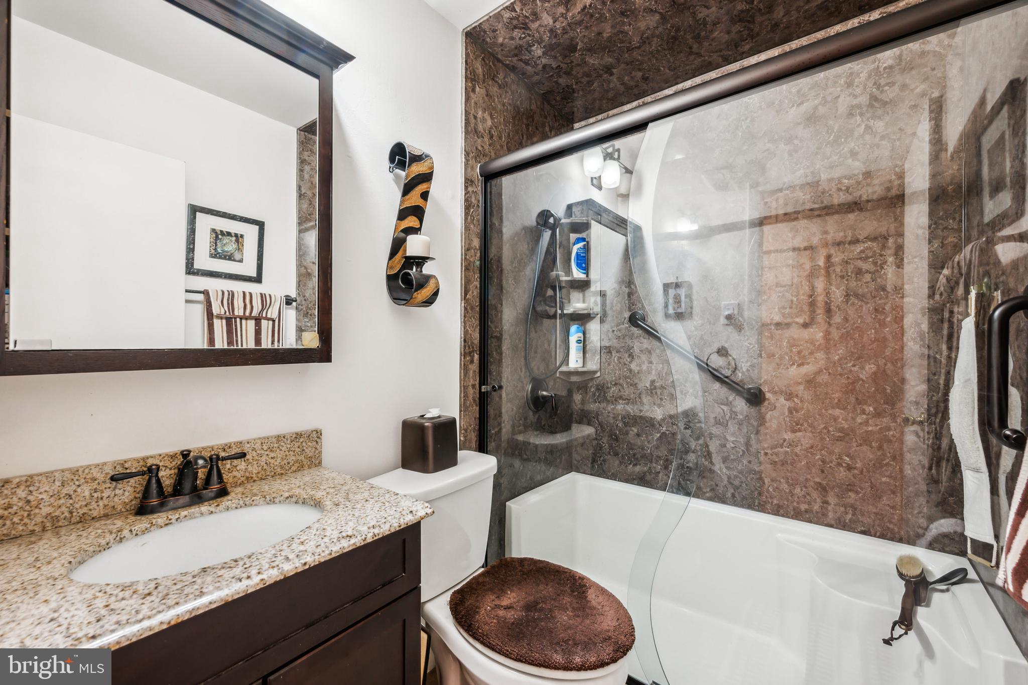 13041 Stevens Road Philadelphia, PA 19116 - Photo 21 of 25 Hall Bathroom