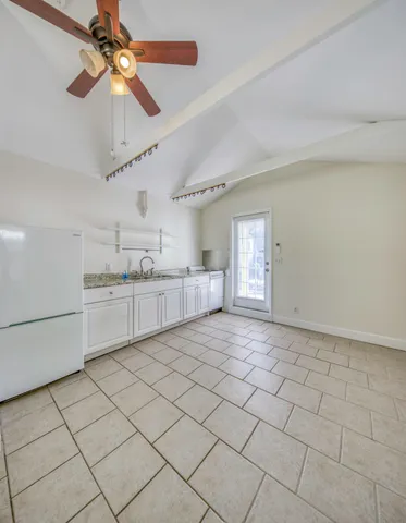 $1,050 | 320 North J Street, Unit 2, Lake Worth Beach, FL 33460