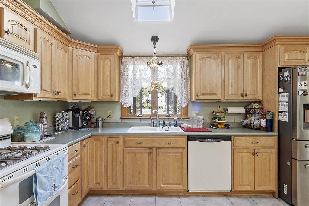 2 Tamarack Lane Townsend, MA 01469 - Photo 8 of 41 Gallery Image 8