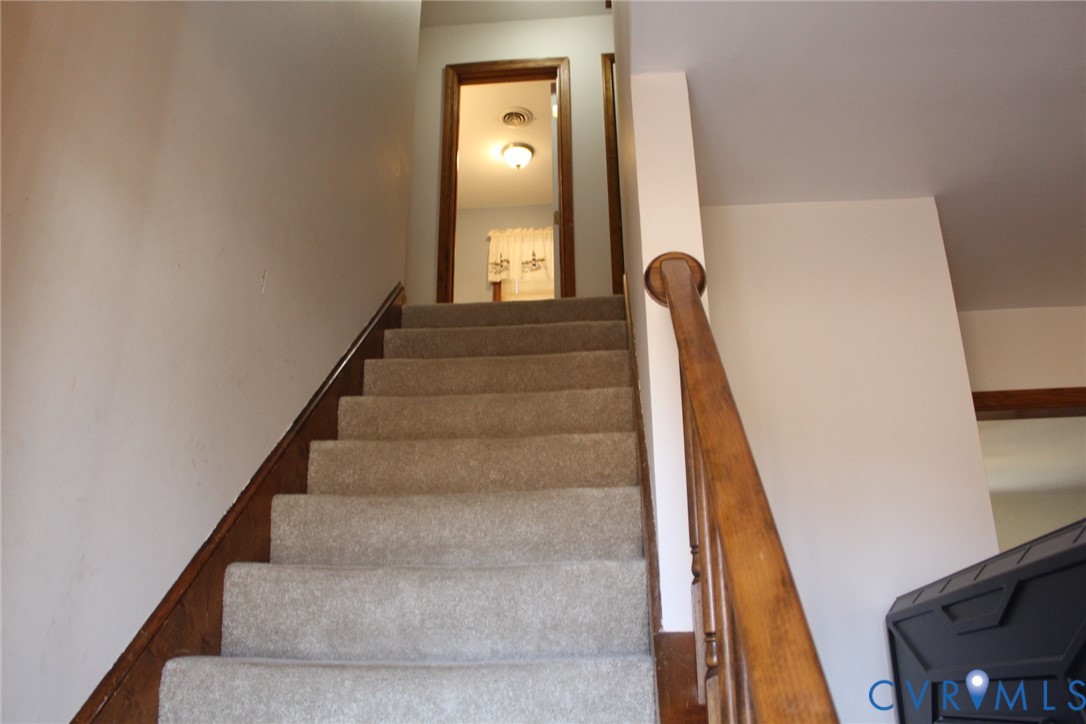 4433 Branchester Parkway Prince George, VA 23875 - Photo 17 of 29 View of stairs