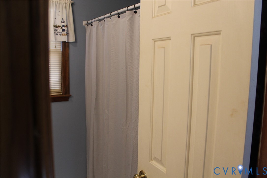 4433 Branchester Parkway Prince George, VA 23875 - Photo 28 of 29 Full bath featuring a shower with curtain