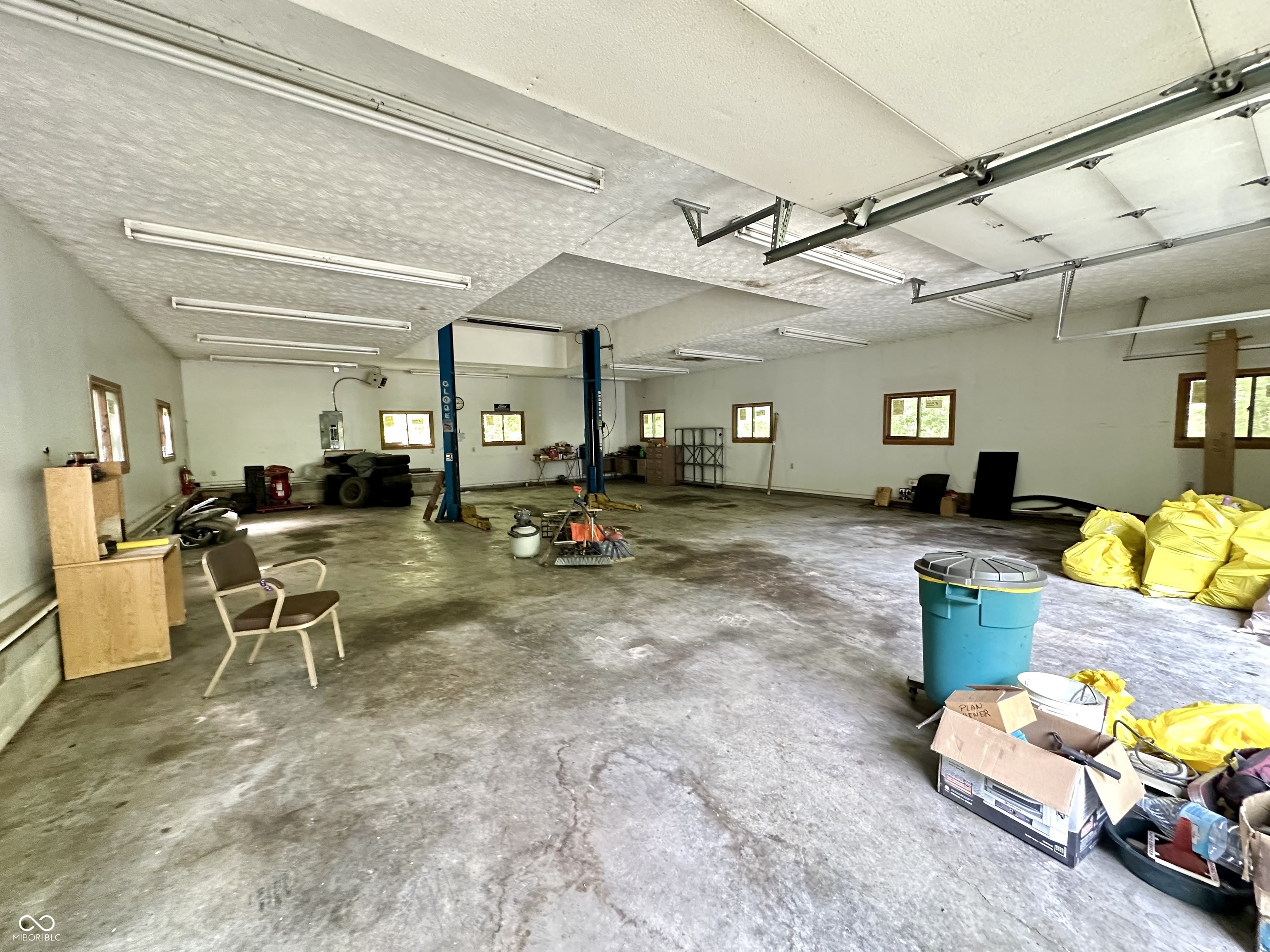 7007 South Ketcham Road Bloomington, IN 47403 - Photo 3 of 12 Gallery Image 3