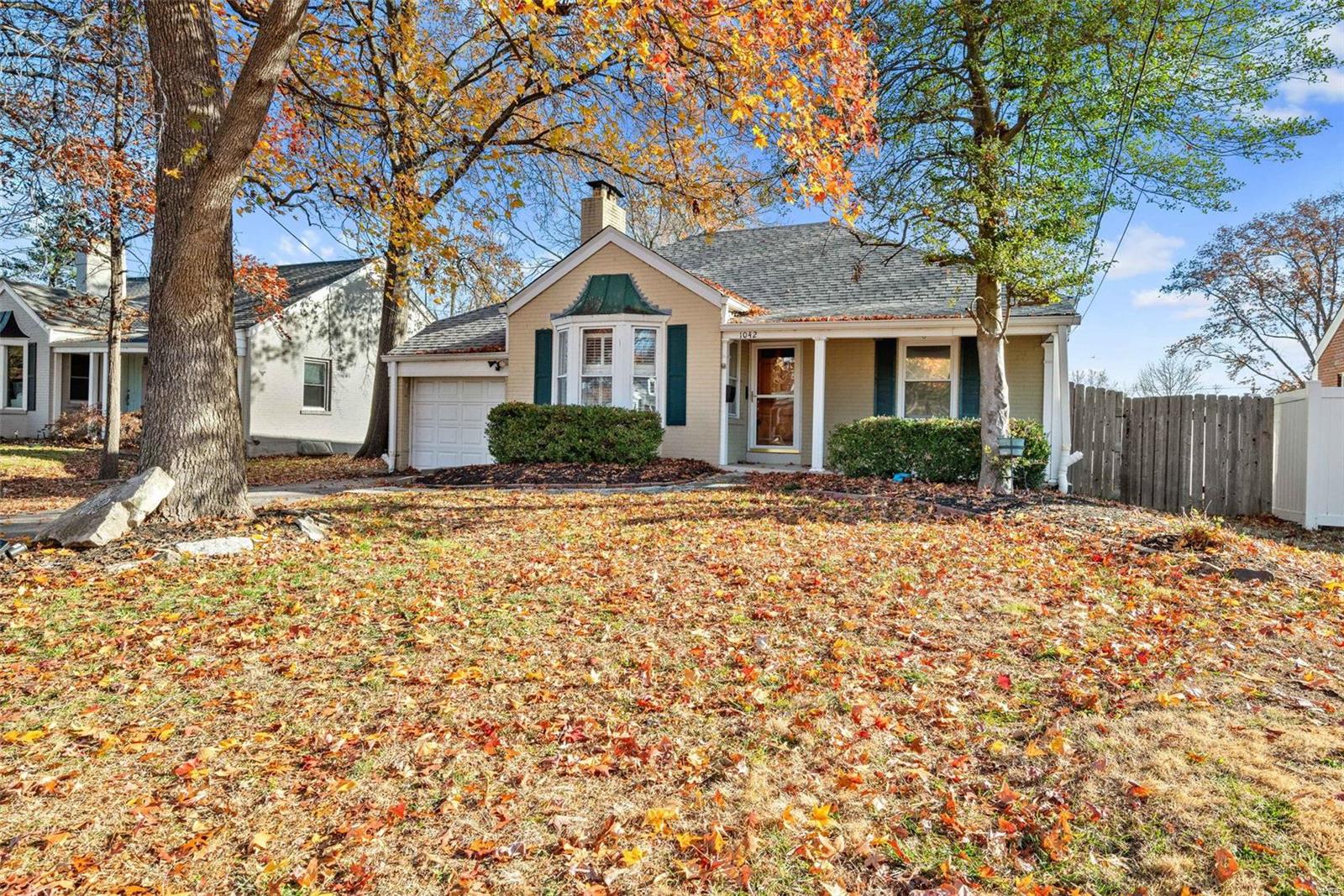 1042 North Geyer Road St. Louis, MO 63122 - Photo 3 of 32 Gallery Image 3
