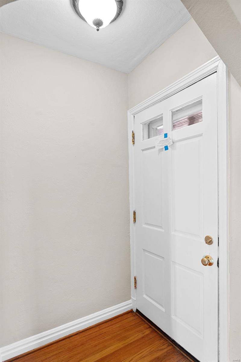 1042 North Geyer Road St. Louis, MO 63122 - Photo 5 of 32 Gallery Image 5